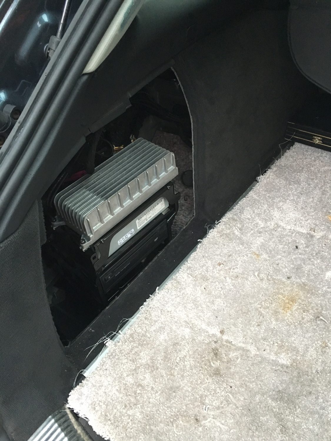 thumbnail image 2 of Audi S4 A4 A5 S5 Bang & Olufsen Amplifier 8T0035223T - 2008-2009, 1-Yr Warranty 2 of 6